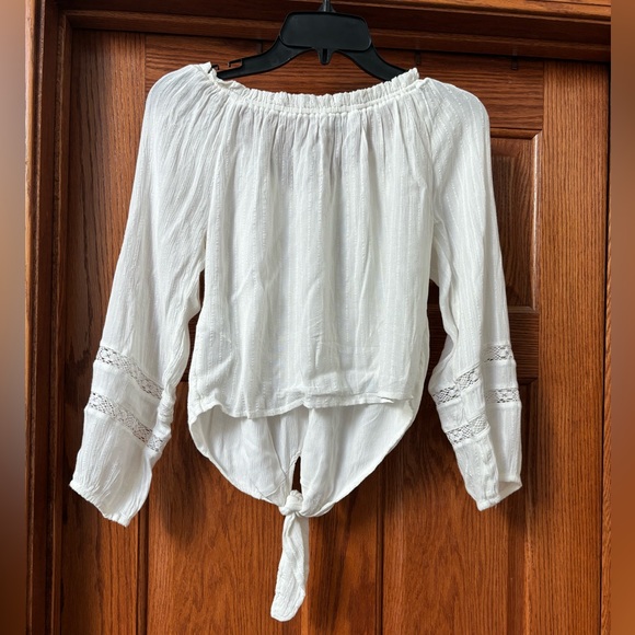 Hollister Top - Picture 2 of 4